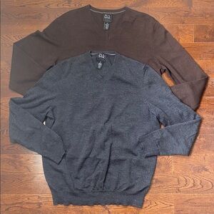 Jos. A. Bank Traveler Lot of 2 Size Large Merino Wool V-Neck Sweater Grey Brown